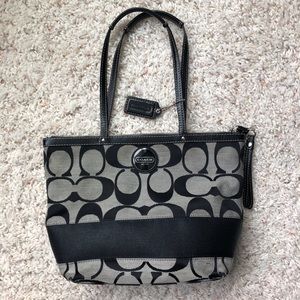 Coach Black Signature purse F15112